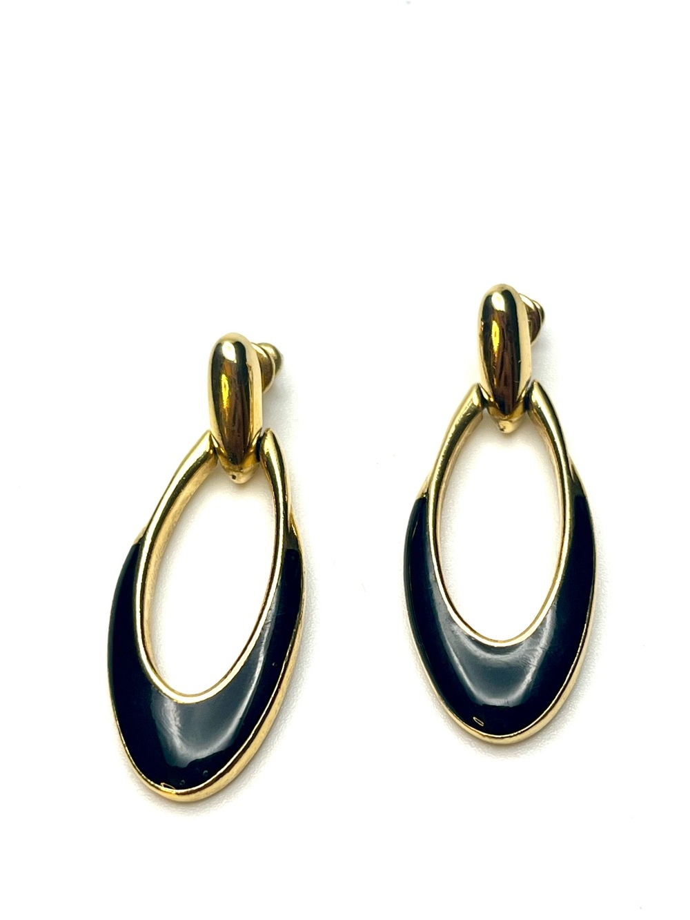 Vintage Trifari Black Enamel Gold Tone Dangle Earrings Pierced. Late 1980